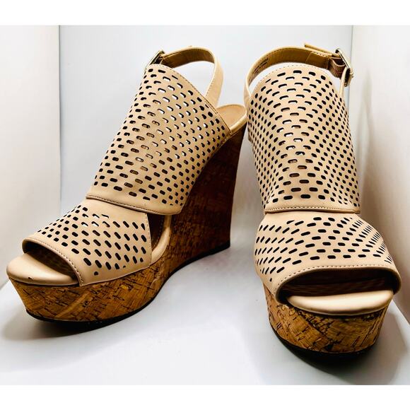 NEW! Size 10 - STEVE MADDEN Wedge Sandals Cork Platform in Sandy Neutral - Picture 4 of 7